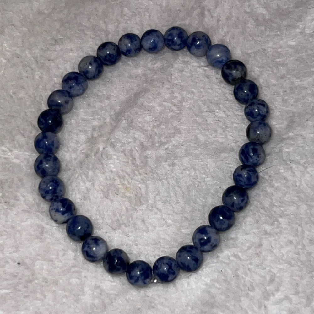 Lot of Two Handmade Sodalite & Blue Dot Jasper Beaded Bracelets, Size 7” - Picture 7 of 7